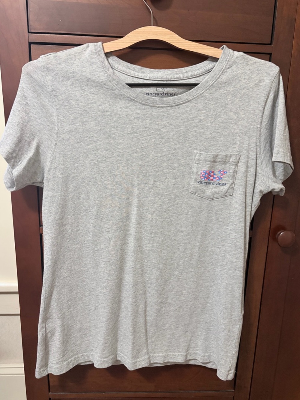 Vineyard Vines Heather Gray Pocket Tee with Multicolor Whale